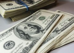 Dólar blue hoy: la cotización se mantiene estable y la brecha cambiaria se reduce al mínimo