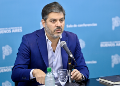 Operaron de urgencia en Barcelona al ministro Carlos Bianco durante la gira oficial por España