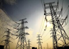 El Gobierno prorrogó la emergencia eléctrica hasta fin de año para evitar colapsos en el sistema