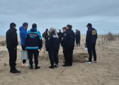 Las Toninas: hallan a un jubilado enterrado en los médanos y detienen a dos conocidos
