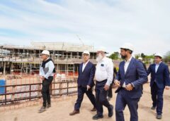 Alak recorrió los avances del nuevo centro comercial que jerarquiza a la Región Capital