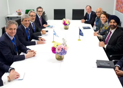 Caputo se reunió con las autoridades del Banco Mundial en Bangkok y busca viabilizar inversiones privadas por US$ 10.000 millones