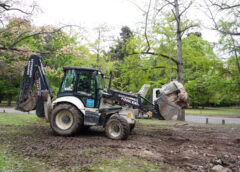 La Plata: Avanza la puesta en valor del Paseo del Bosque con mejoras en senderos, iluminación y mobiliario urbano